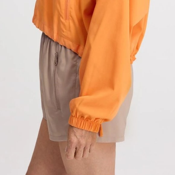 NWT Girlfriend Collective Gazelle Shorts in Quartz - Picture 4 of 4